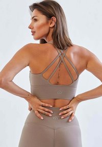 BeShaped MORNING DEW - Stanik sportowy z średnim wsparciem