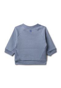 Světle modrý dětský svetr s dlouhým rukávem a žebrovanými manžetami a lemem, s texturovanými látkovými panely, zobrazený zezadu na bílém pozadí.