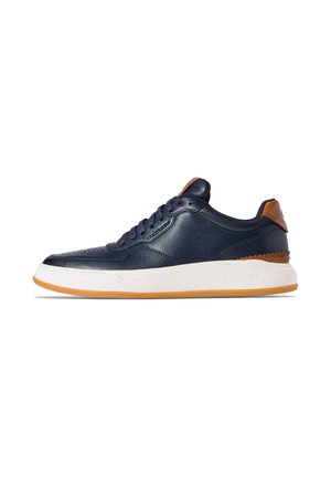 GRANDPRO CROSSOVER SNEAKER - Sneaker low - navybritsh tanivory