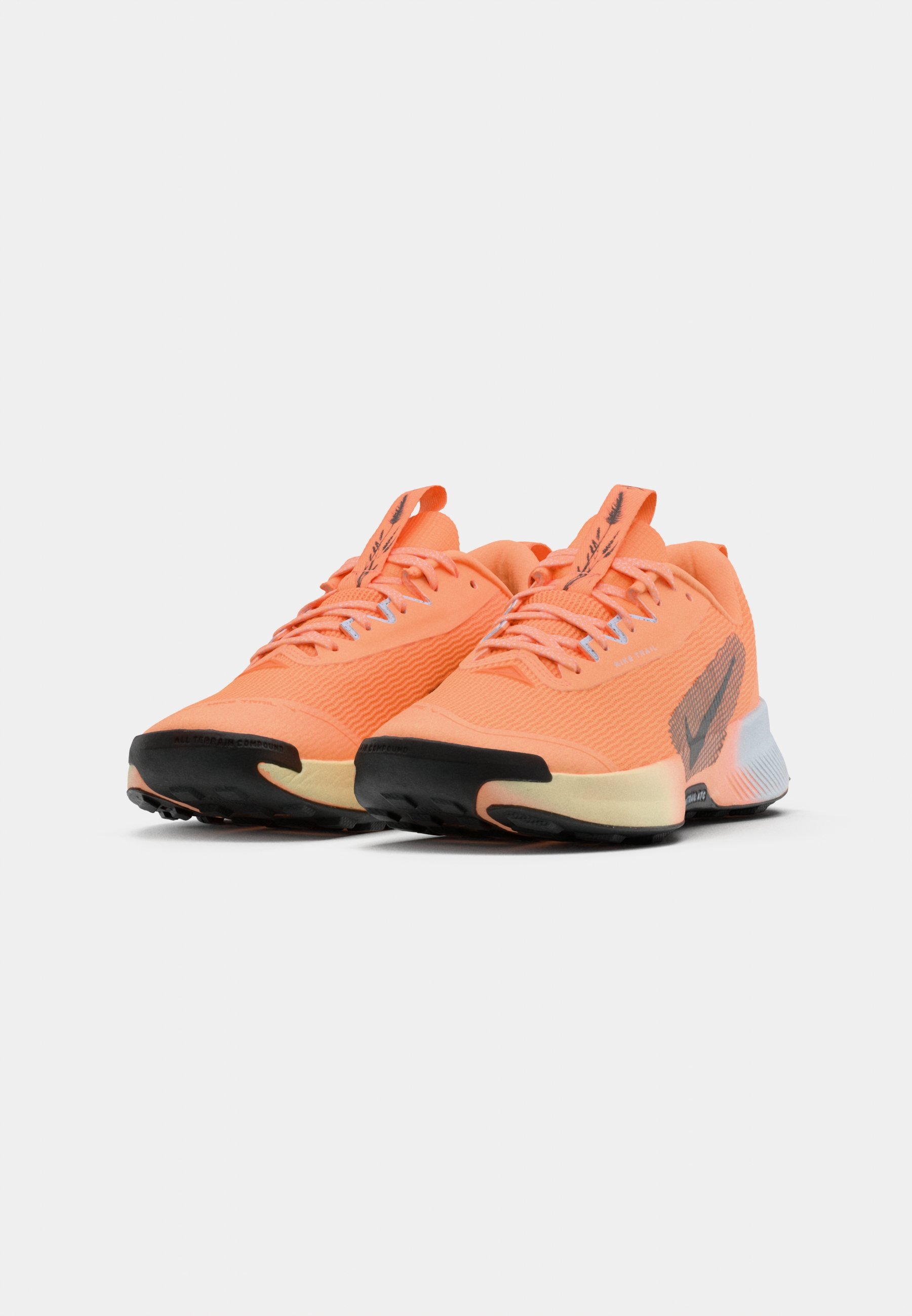 Nike ACG JUNIPER 3 - Zapatillas de trail running - orange pulse