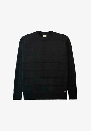 Fekete kötött pulóver, texturált rácsos mintával, kerek nyakkal, hosszú ujjakkal és bordás mandzsettákkal. A címke részletei láthatók az alján.