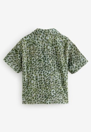 Camicia a maniche corte con un design a motivo leopardato verde e azzurro chiaro, realizzata in tessuto leggero, con una vestibilità comoda e yoke posteriore.