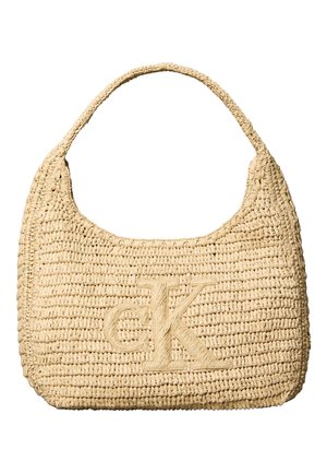 Béžová tkaná kabelka s krátkým uchem a vyvýšeným vyšitým logem "CK" uprostřed přední strany.