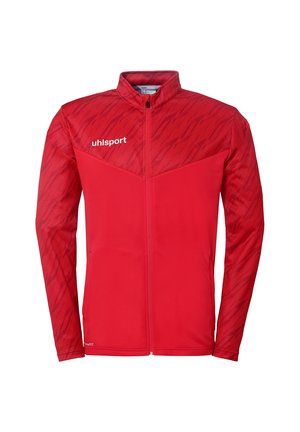 Veste de sport rouge, avec fermeture éclair intégrale, en matériau léger. Présente des motifs texturés sur les épaules, un logo blanc sur la poitrine gauche, et des manches longues.