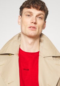 BOSS TCHUP - T-shirt básica - red