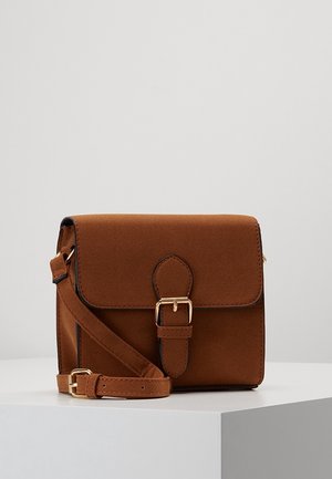 Taška s příčným popruhem - cognac