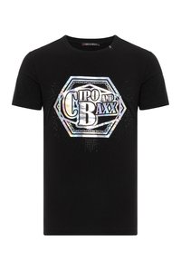 Schwarzes Baumwoll-T-Shirt mit einem hexagonalen Grafikdesign, auf dem "CIPO AND BAXX" in schimmerndem Druck steht, umgeben von dezenten Nieten.