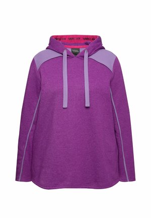 Fioletowa bluza z kapturem i długimi rękawami, z jaśniejszymi fioletowymi akcentami na ramionach i dekolcie. Obecne sznurki.