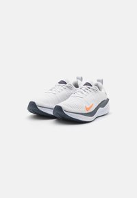 Nike Performance REACTX INFINITY  - Hardloopschoenen voor op de weg - platinum tint/total orange/thunder blue/summit white/white