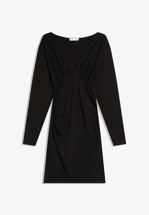 Schwarzes, langärmliges Kleid mit tiefem V-Ausschnitt und gerafftem Stoffdetail an der Brust und den Seiten, knielang, flach auf weißem Hintergrund.