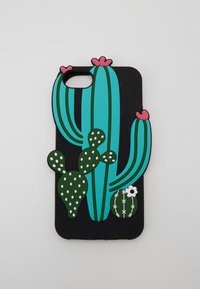 Svart telefonskal med 3D-design av kaktusar i turkis og grønn, med rosa blomsteraksenter og hvite prikker på noen planter.