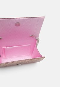 Kurt Geiger London PARTY EAGLE CLUTCH DRENCH - Kopertówka