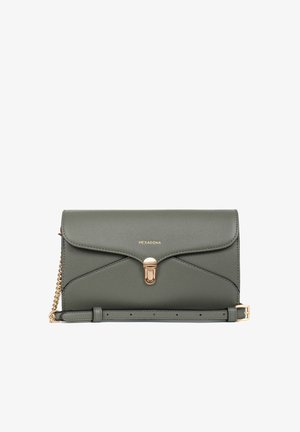 Groene textuur faux lederen handtas met een klepsluiting, goudkleurige hardware en een kettingband. Bevat de merknaam "HEXAGONA" geperst.