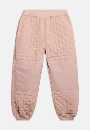 Pantalon matelassé rose clair avec taille et poignets élastiques, comportant des sections rembourrées aux genoux et une poche latérale.