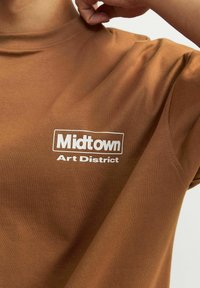 Jack & Jones JORURBAN EDGE GRAPHIC TEE SS CN SN - Marškinėliai su spaudiniu - mocha bisque