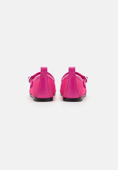 Nodaleto BULLA RINA - Baletkurpes ar siksniņu ap potīti - pink