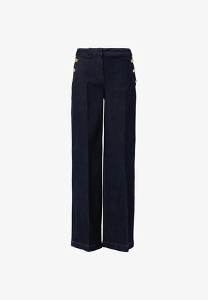 Pantaloni a gamba larga in denim scuro con vita alta, caratterizzati da bottoni color oro sul lato e cuciture visibili lungo l'orlo.