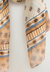 Écharpe légère présentant un motif floral et géométrique en beige, marron et bleu avec des rayures diagonales et une texture froissée.