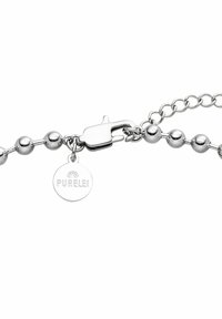 Silberarmband mit sphärischen Perlen, einem Verschluss und einem runden Anhänger mit dem eingravierten Text "PURELEI."