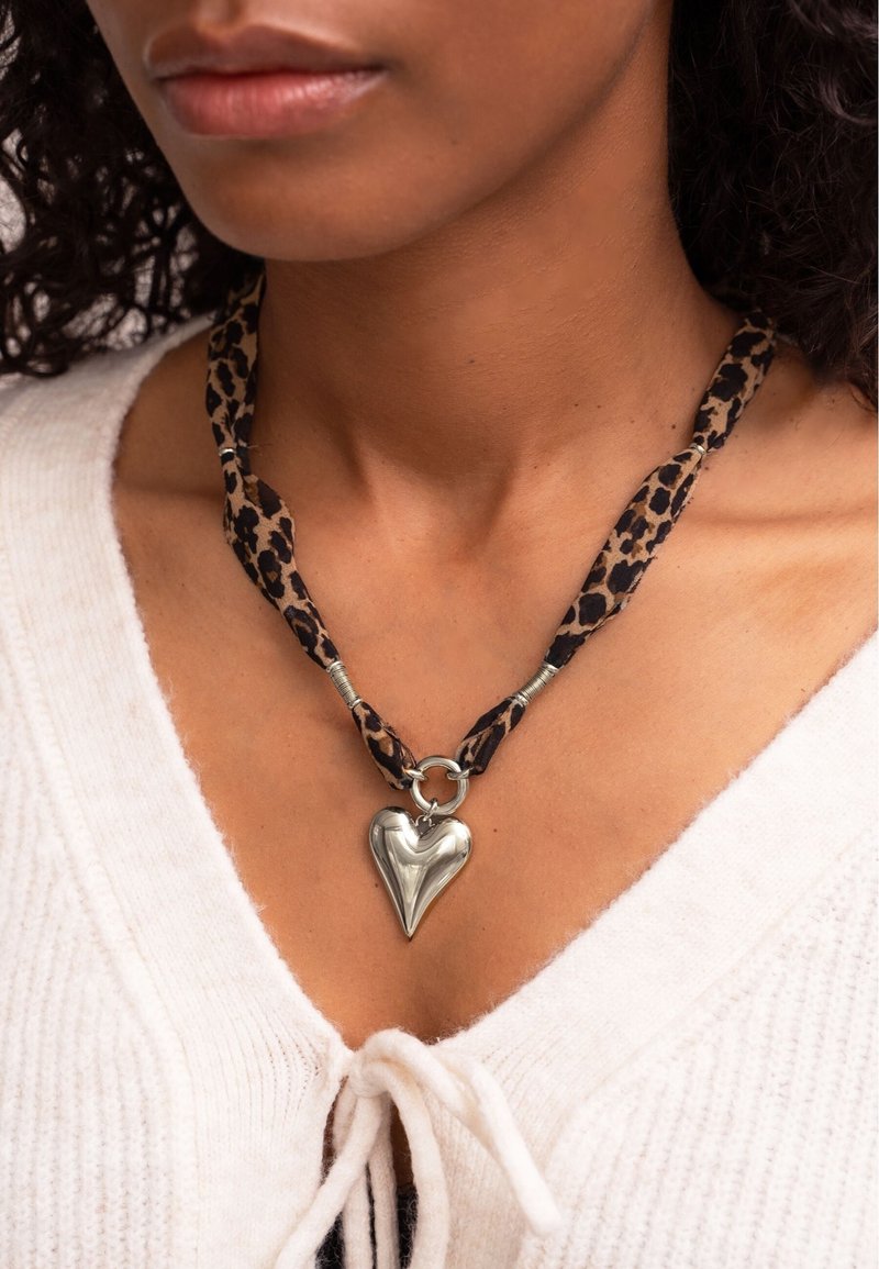 My Jewellery LEOPARD WITH STATEMENT HEART - Collana - silver coloured