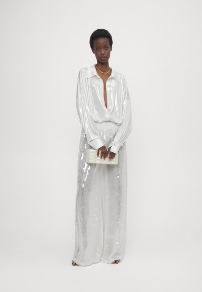 Norma Kamali SUPER OVERSIZED BOYFRIEND - Μπλούζα - pearl