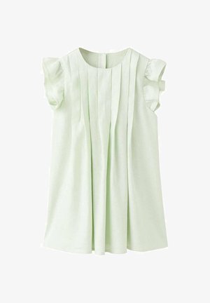 Rochie verde deschis fără mâneci, cu mâneci scurte cu volane și pliuri verticale în față, având un decolteu rotund.