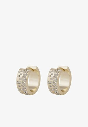 Guldtonade hoopsmycken med en slät yta och spridda klara kristaller på ena sidan, vilket skapar en texturerad, glittrande effekt.