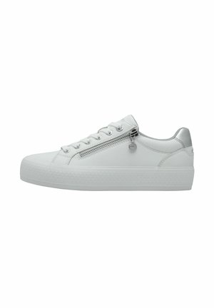 Sneaker bianco con lacci, suola in gomma testurizzata, dettagli argentati e chiusura con zip laterale. Parte superiore in pelle liscia e punta arrotondata.