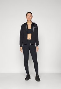 Champion GRAPHIC FULL ZIP HOODIE - Mikina so zipsom - black