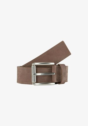 Cintura in pelle marrone con una finitura opaca, dotata di una fibbia in metallo argentato e design piatto. La cintura presenta cuciture visibili lungo i bordi.