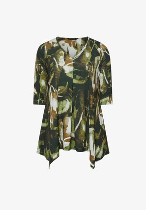 Mørkegrøn top med et levende abstrakt mønster i nuancer af brun og hvid, med V-hals og trekvartærmer. Blødt stof.