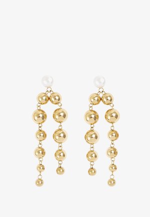 Øreringe med gylden tone og hængende design, der består af en række runde perler i forskellige størrelser, toppet med en glat hvid imiteret perle.