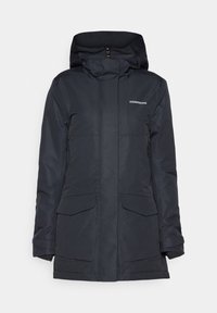 Svart vattentät parkas med huva, dragkedja, två fickor framtill och en logotyp på bröstet, med en slät textur och midjelång design.