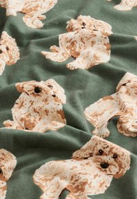 Next REGULAR FIT SET - Pidžaamad - sage green charlie the cockapoo