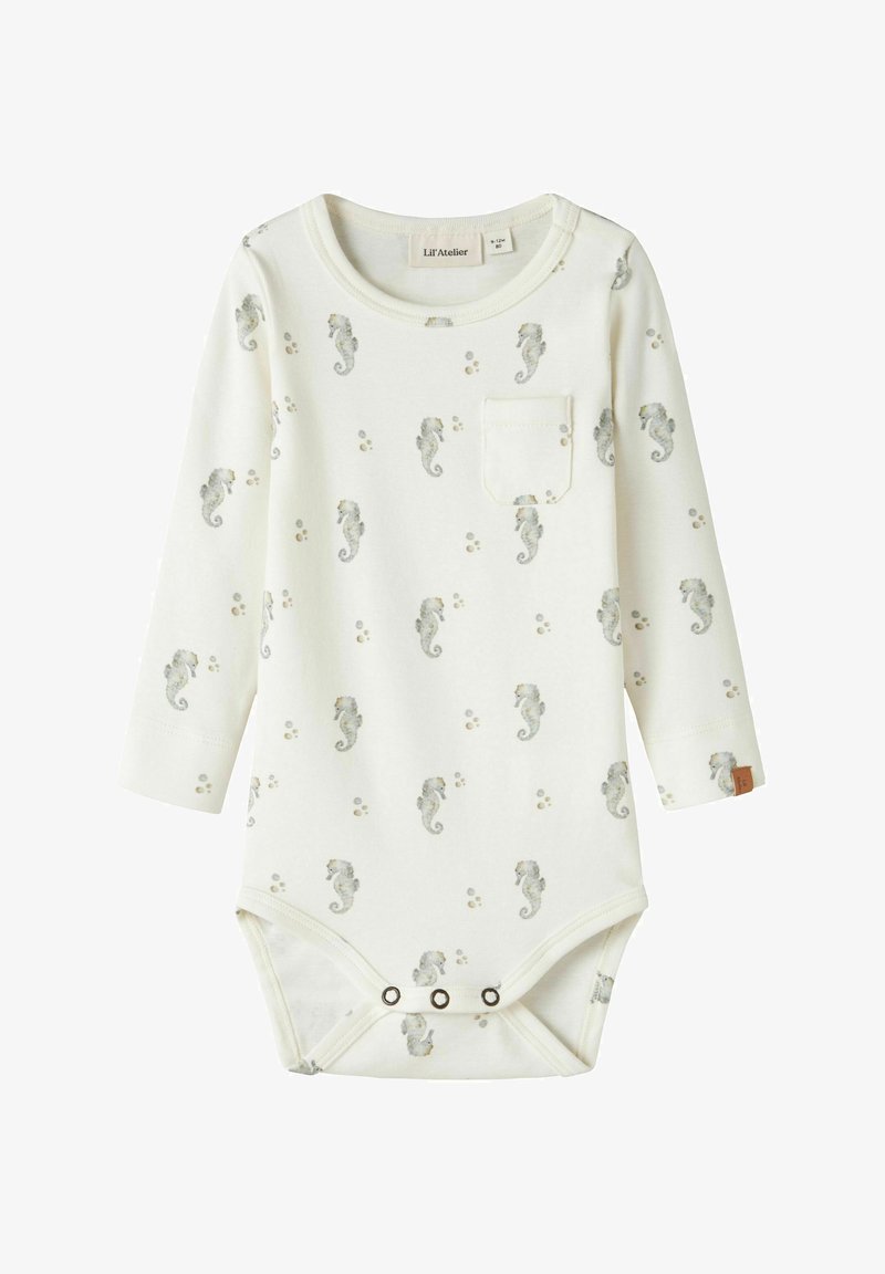 Body crème à manches longues pour bébé avec motif hippocampes et bulles, doté d'une petite poche poitrine et de fermetures pressionnées en bas.