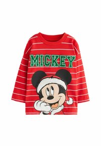 Rotes Langarm-T-Shirt mit weißen Streifen, das eine große Mickey Mouse-Grafik zeigt, die einen Weihnachtsmannhut trägt, sowie den Text "MICKEY" in Grün.