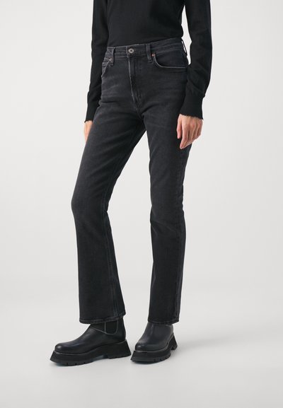 Agolde NICO - Kavbojke na zvonec - hotline/washed black