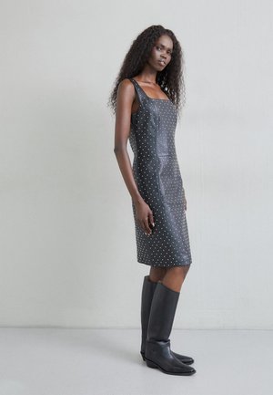 STUDIO ID SANDRA DRESS WITH STUDS  - Robe fourreau - black