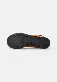 New Balance ML574 UNISEX - Sapatilhas - rust