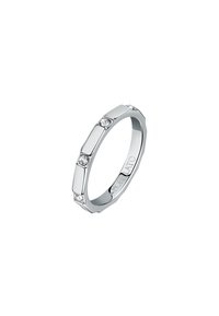 Anello d'argento con un design geometrico, bordi lisci e cinque pietre trasparenti incastonate, che mette in evidenza una superficie lucida.