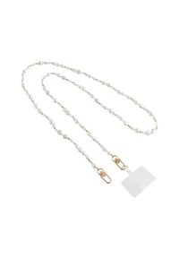 Lanyard din mărgele format din perle albe �și accente de aur, cu un suport de identificare transparent. Prezintă o combinație de forme rotunde și neregulate.