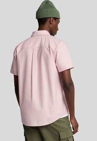 Lyle & Scott SHORT SLEEVE OXFORD - Camicia - w light pink