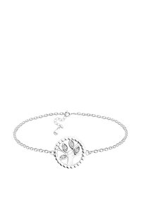 Silverarmband med en cirkulär berlock med träddesign, prydd med små klara kristaller, samt en delikat kedja med en kräftklämma.