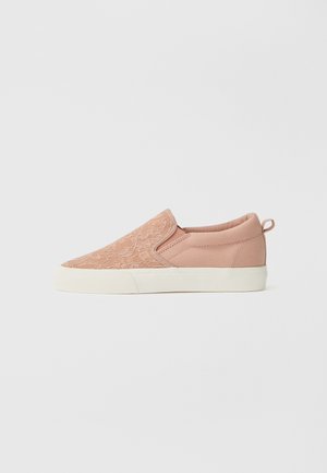 Pantofi slip-on - light pink