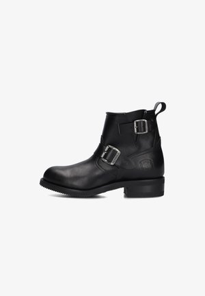 Schwarze Leder-Ankle-Boots mit rundem Zehenbereich, Schnallenakzenten und niedrigem Blockabsatz. Verfügt über eine Schlaufe zum einfachen Anziehen.