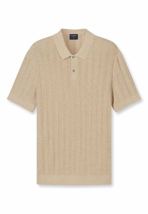 Beige kurzes Strick-Poloshirt mit Struktur und vertikalen Streifen sowie zwei Knöpfen an der Knopfleiste, flach auf einem weißen Hintergrund liegend.