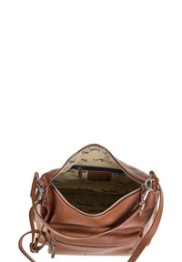 Borsa a mano in pelle marrone con superficie testurizzata, chiusura con zip e un interno caratterizzato da un motivo ripetuto e una tasca con zip.