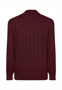 Burgundia värvi kudum, millel on kaablipattern, pikad varrukad ja krae. Pehme tekstuur ja soonikkoes varrukate ja alumise ääre kohal.