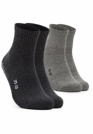 Two pairs of ankle socks in dark gray and light gray, both with ribbed cuffs and size markings at the foot.