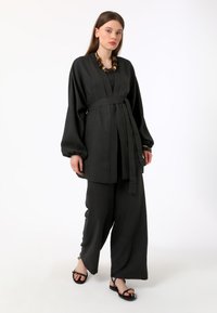 Modanisa BENIN czarny